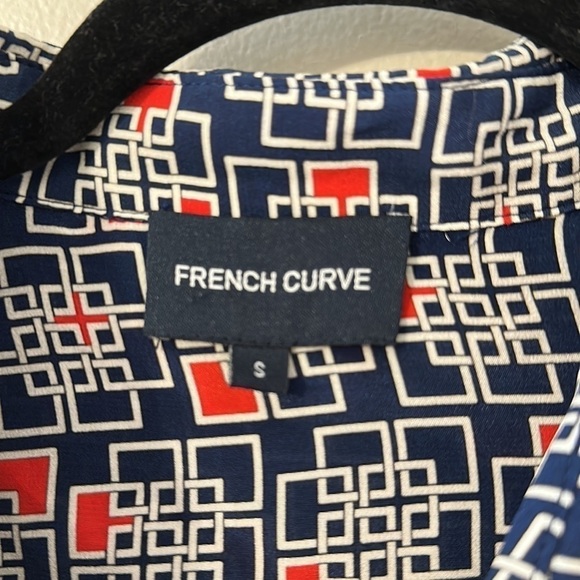 French Curve Womens Silk Button Down Top Blouse Sz Small Navy & Red Professional - Picture 6 of 10